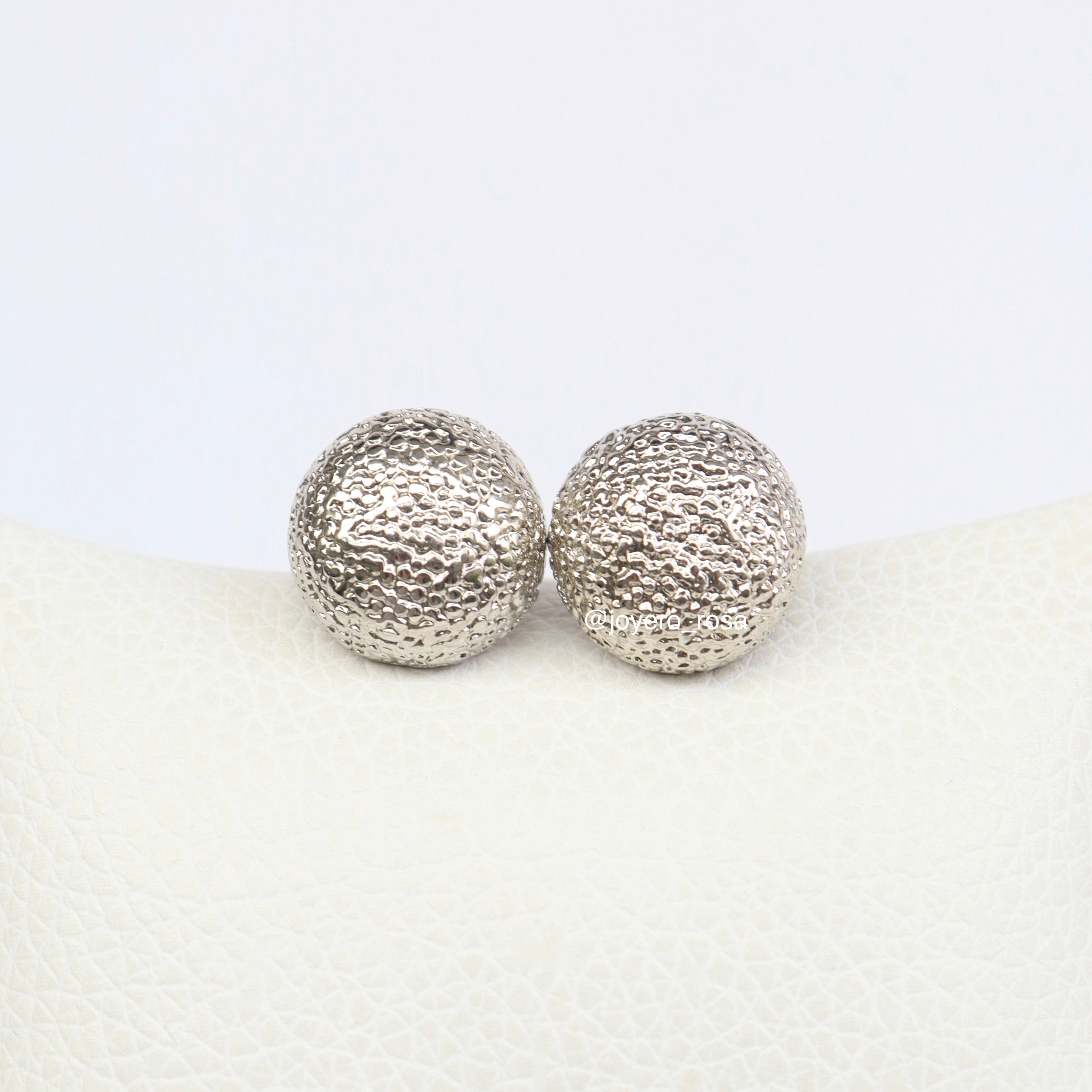 Studs Semi Círculo