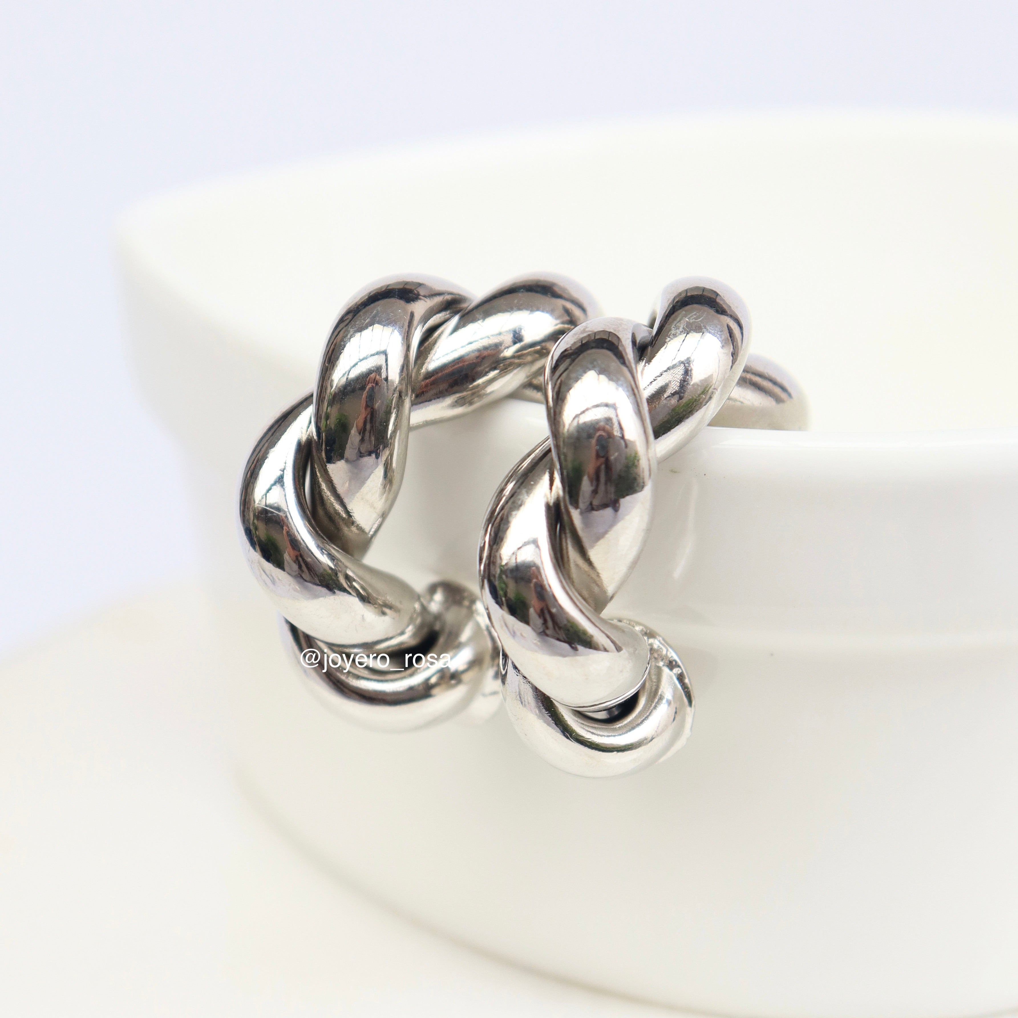 Semi Hoops Twisted Chunky