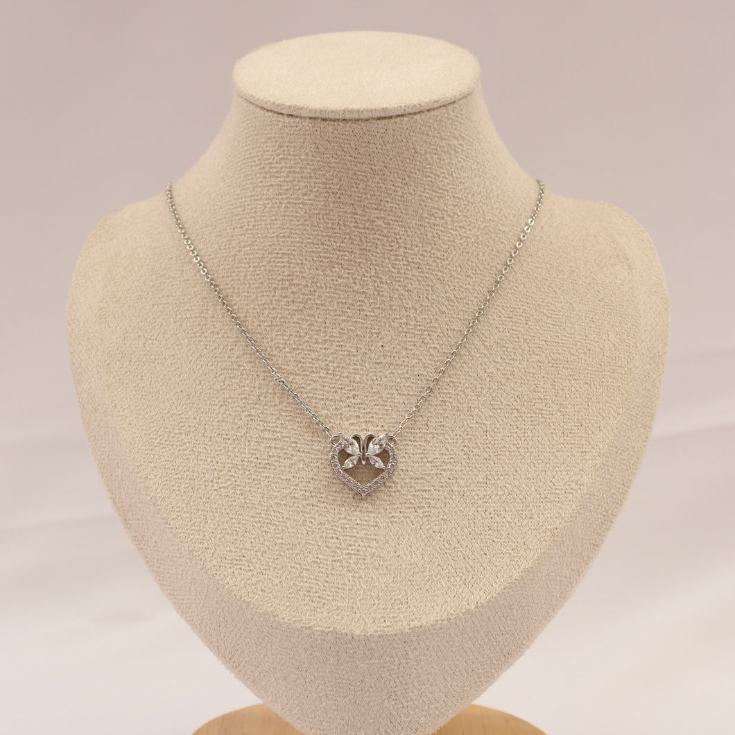 Collar Corazón Mariposa (Plateado)