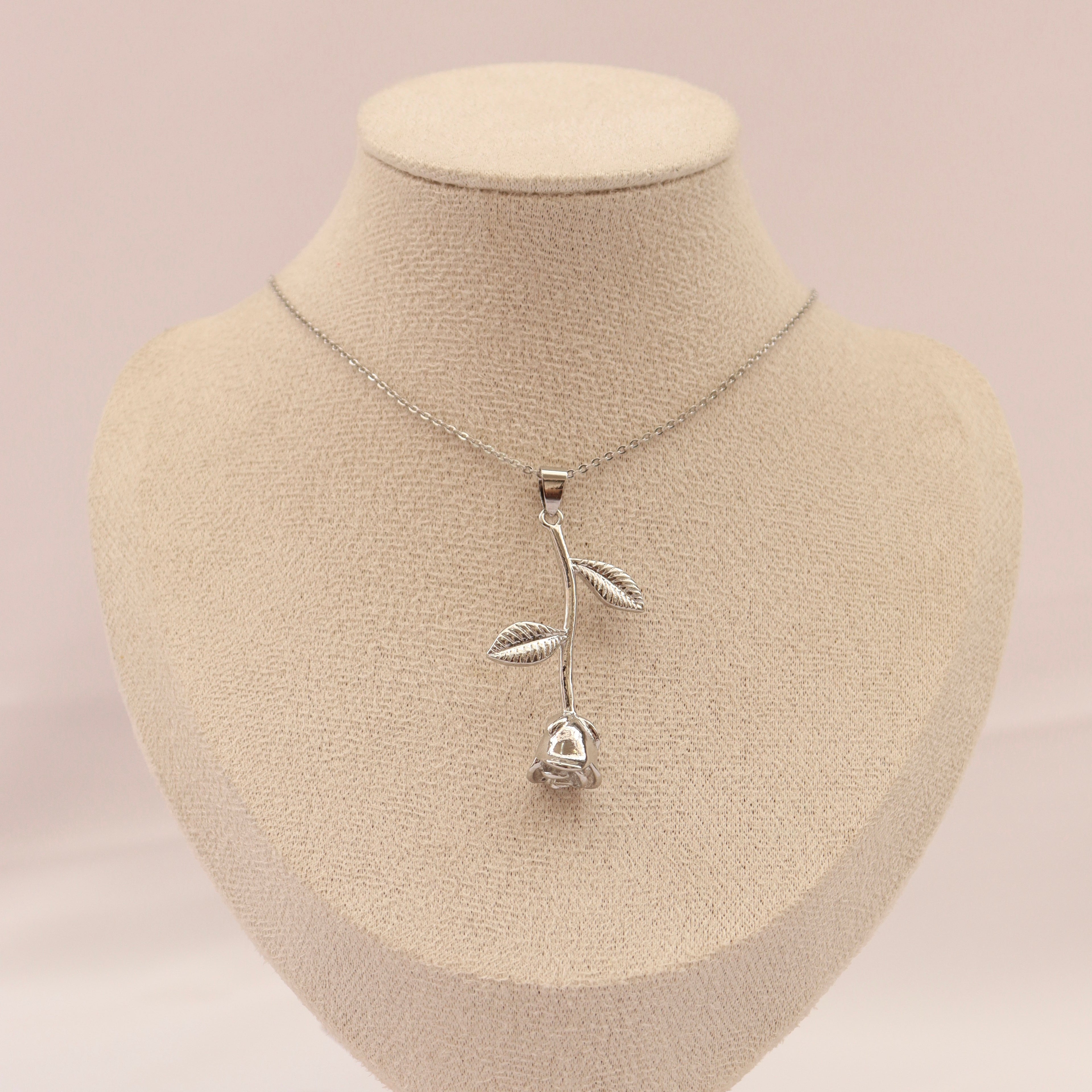 Collar Rosa (Plateado)