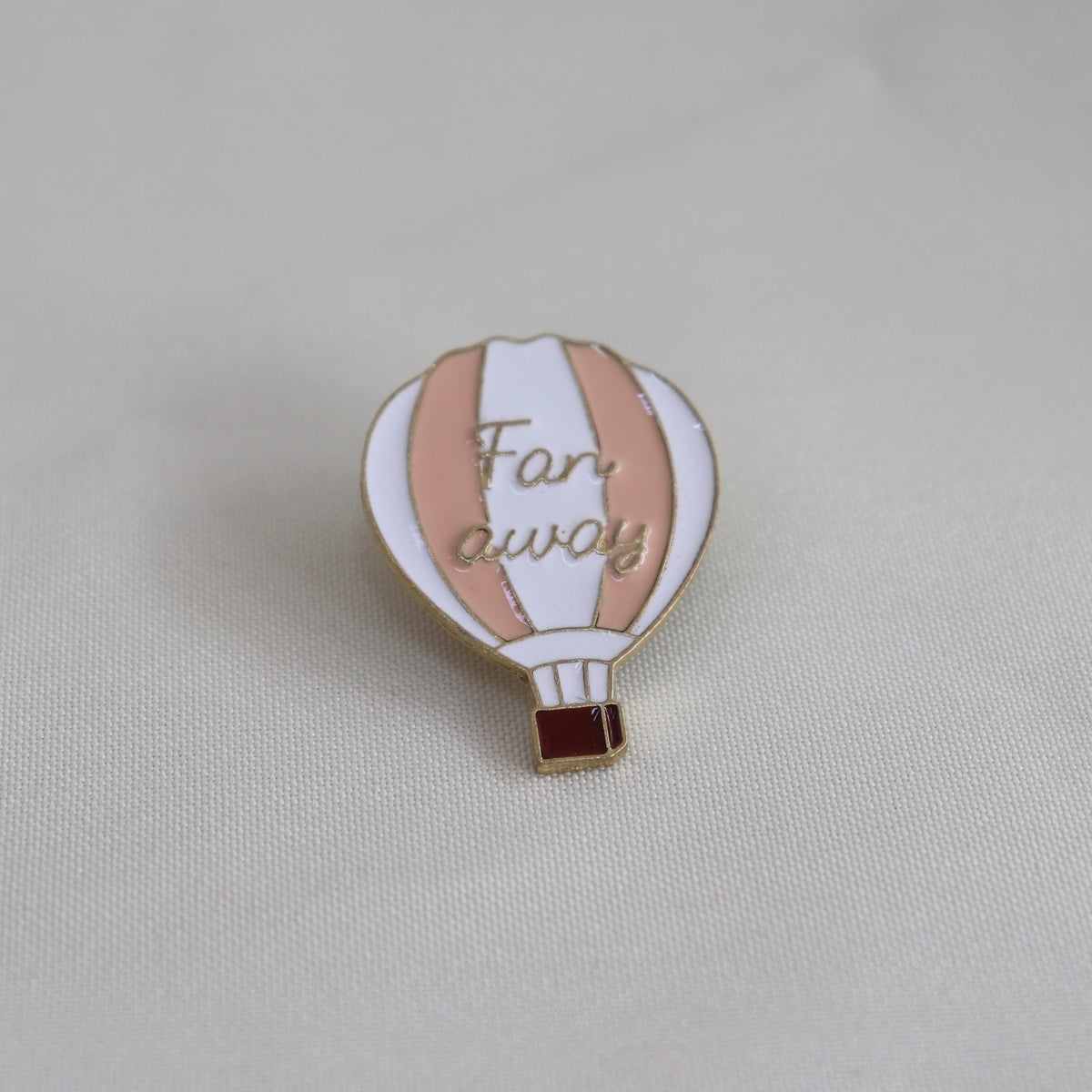 Pin Globo Far Away