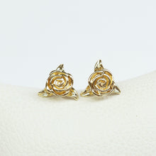 Cargar imagen en el visor de la galería, Studs Rosa
