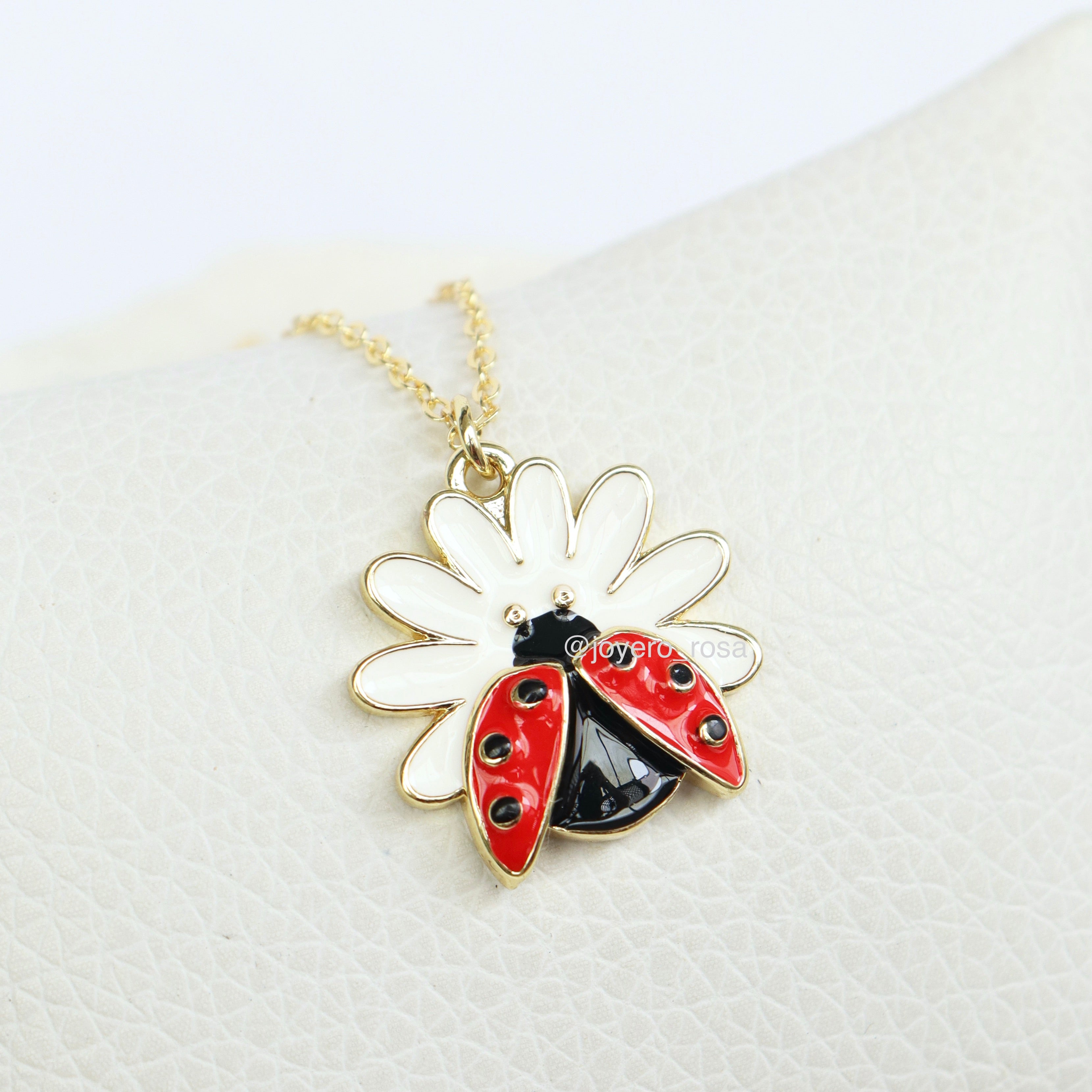 Collar Margarita con Mariquita