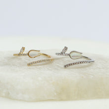 Cargar imagen en el visor de la galería, Anillo Tulipán con Cristales
