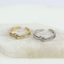 Cargar imagen en el visor de la galería, Anillo Corazón Entrelazado con Cristales
