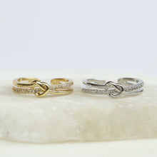Cargar imagen en el visor de la galería, Anillo Corazón Entrelazado con Cristales
