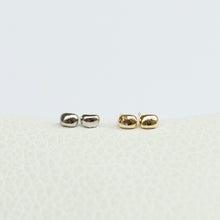 Cargar imagen en el visor de la galería, Studs Semi Ovalados Mini
