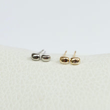 Cargar imagen en el visor de la galería, Studs Semi Ovalados Mini
