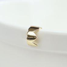Cargar imagen en el visor de la galería, Earcuff Corazones
