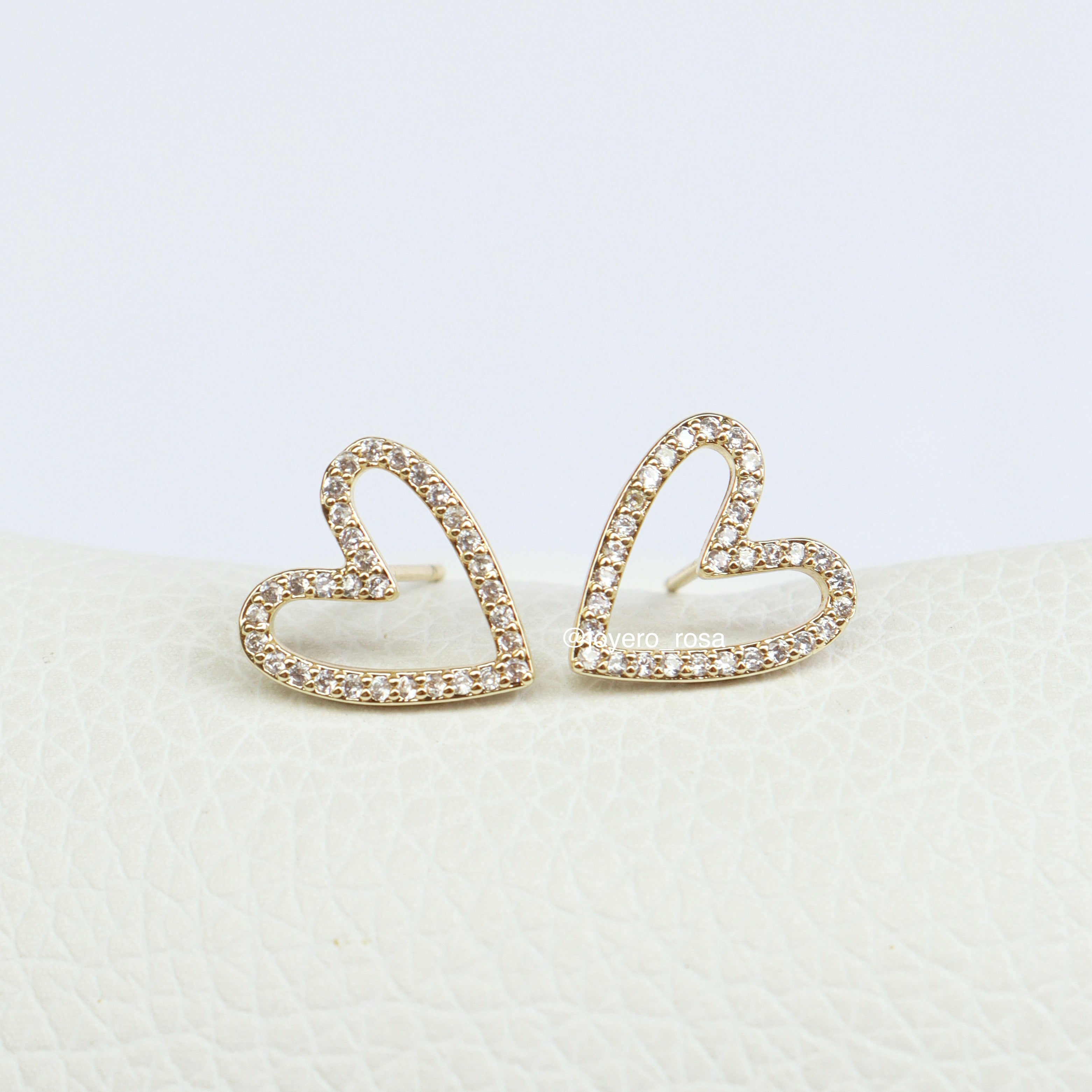 Studs Corazón con Brillo
