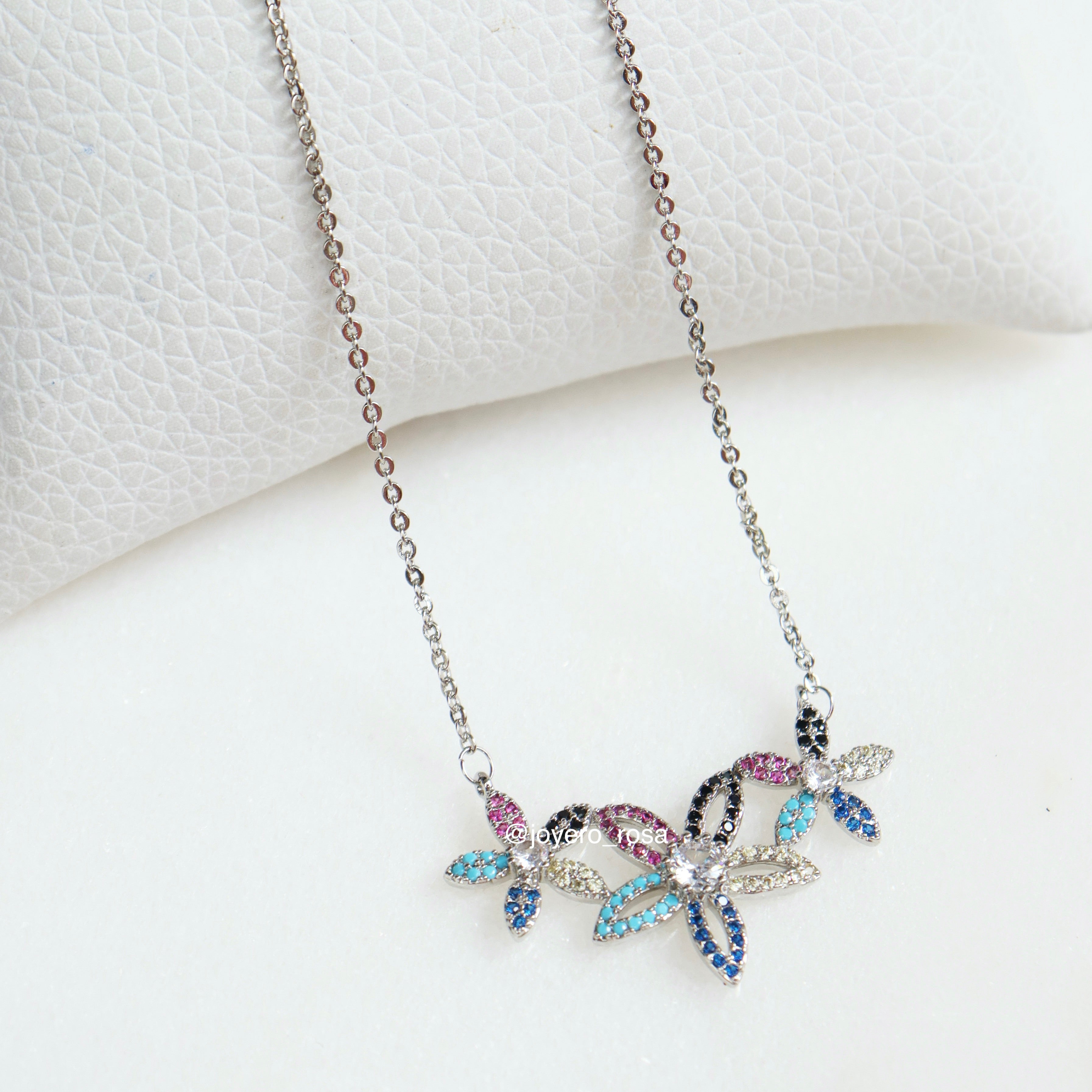 Collar Flores con Cristales de Colores