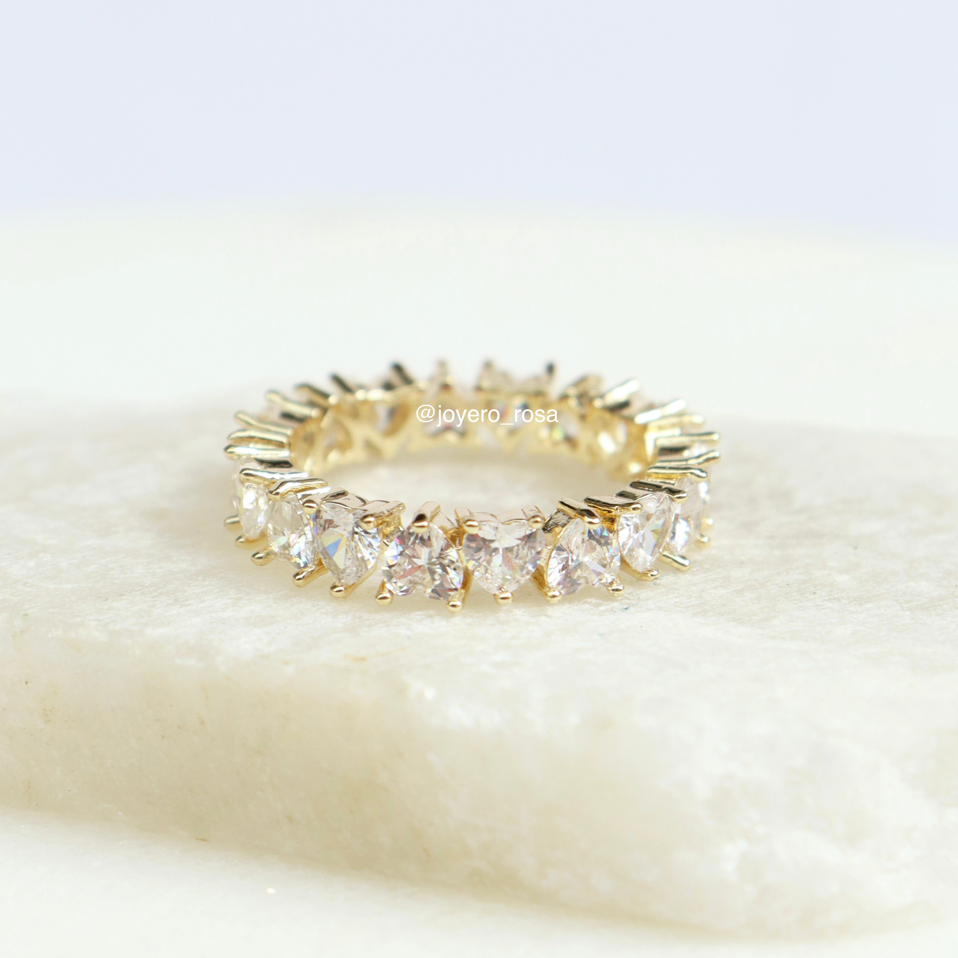 Anillo Cristales de Corazón