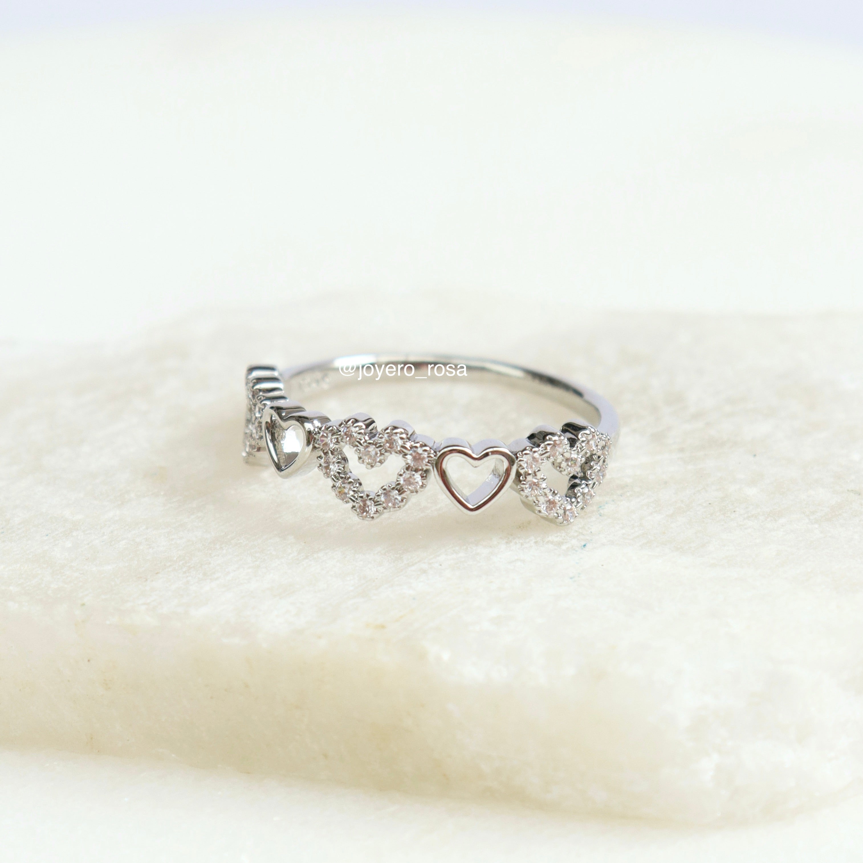 Anillo Corazones con Cristales