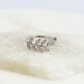Anillo Hojas con Cristales