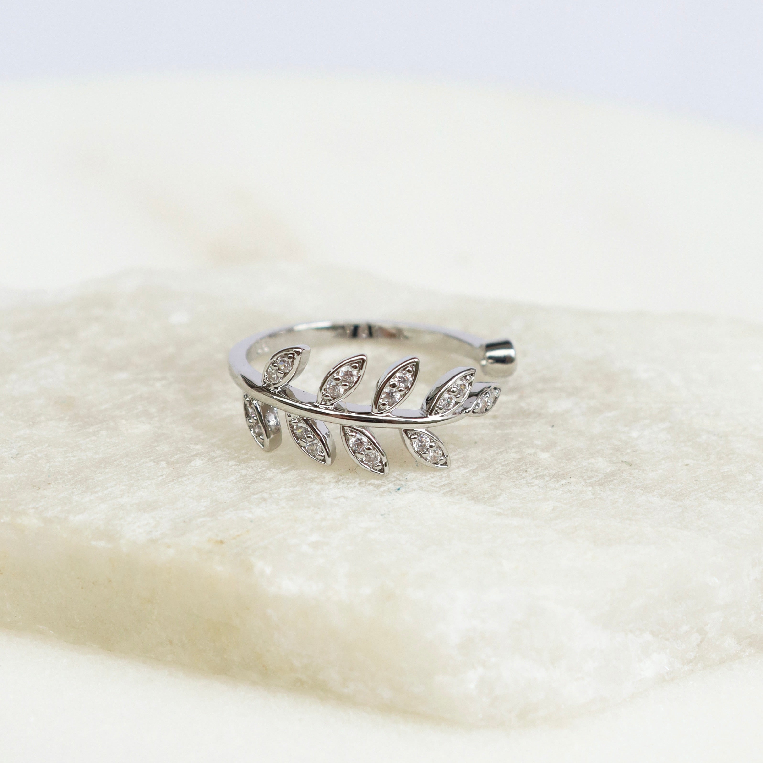 Anillo Hojas con Cristales