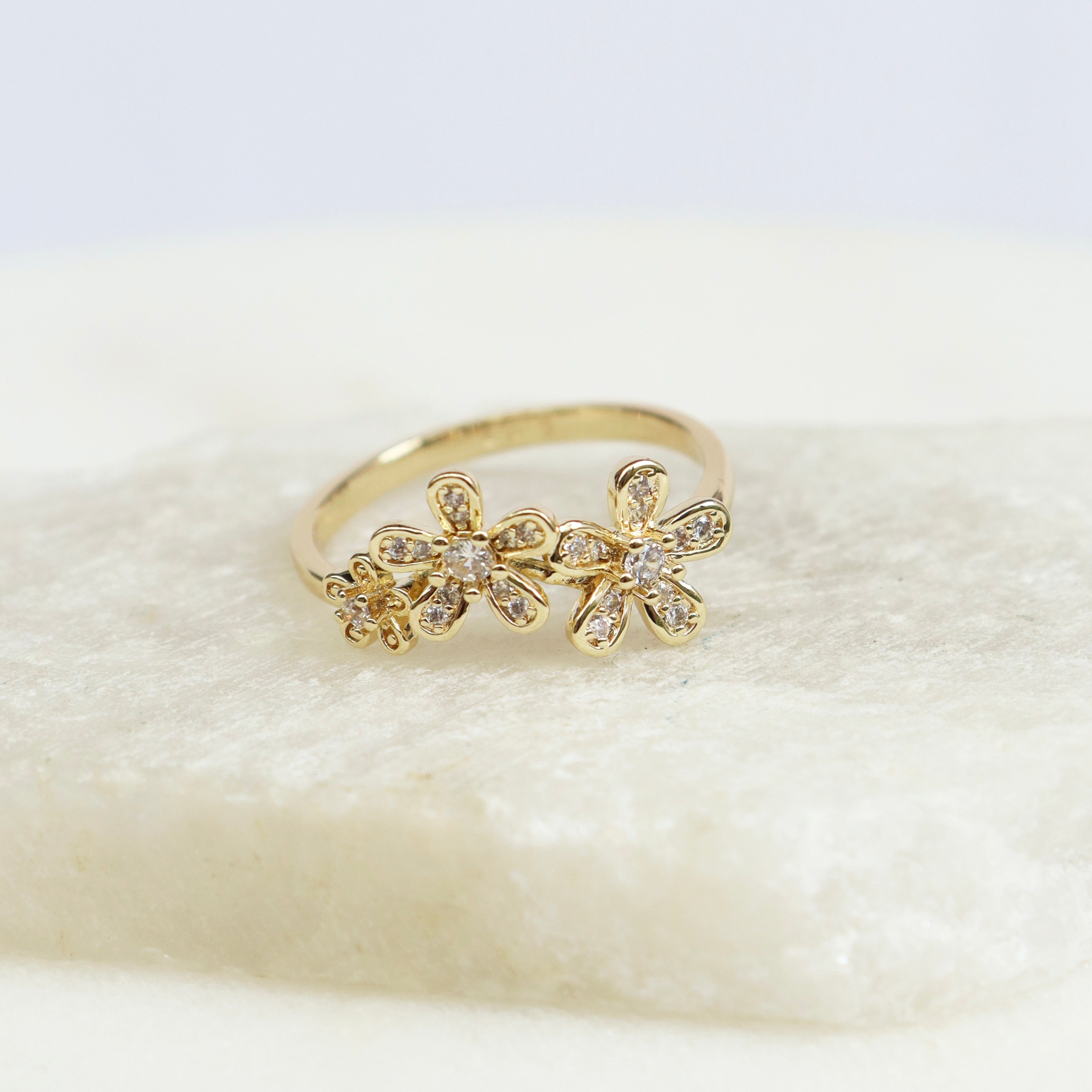 Anillo Flores con Cristales