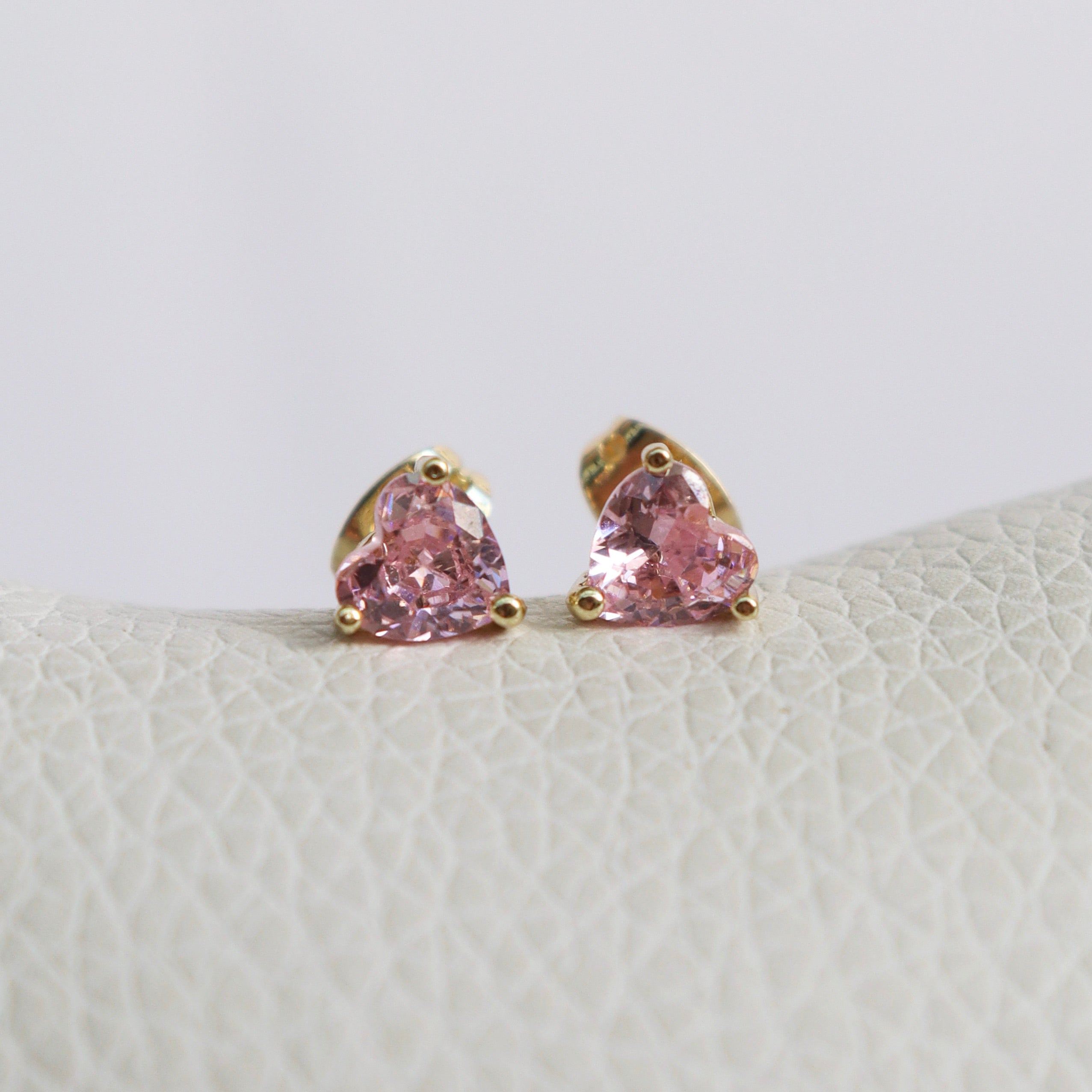Studs Corazón Rosado