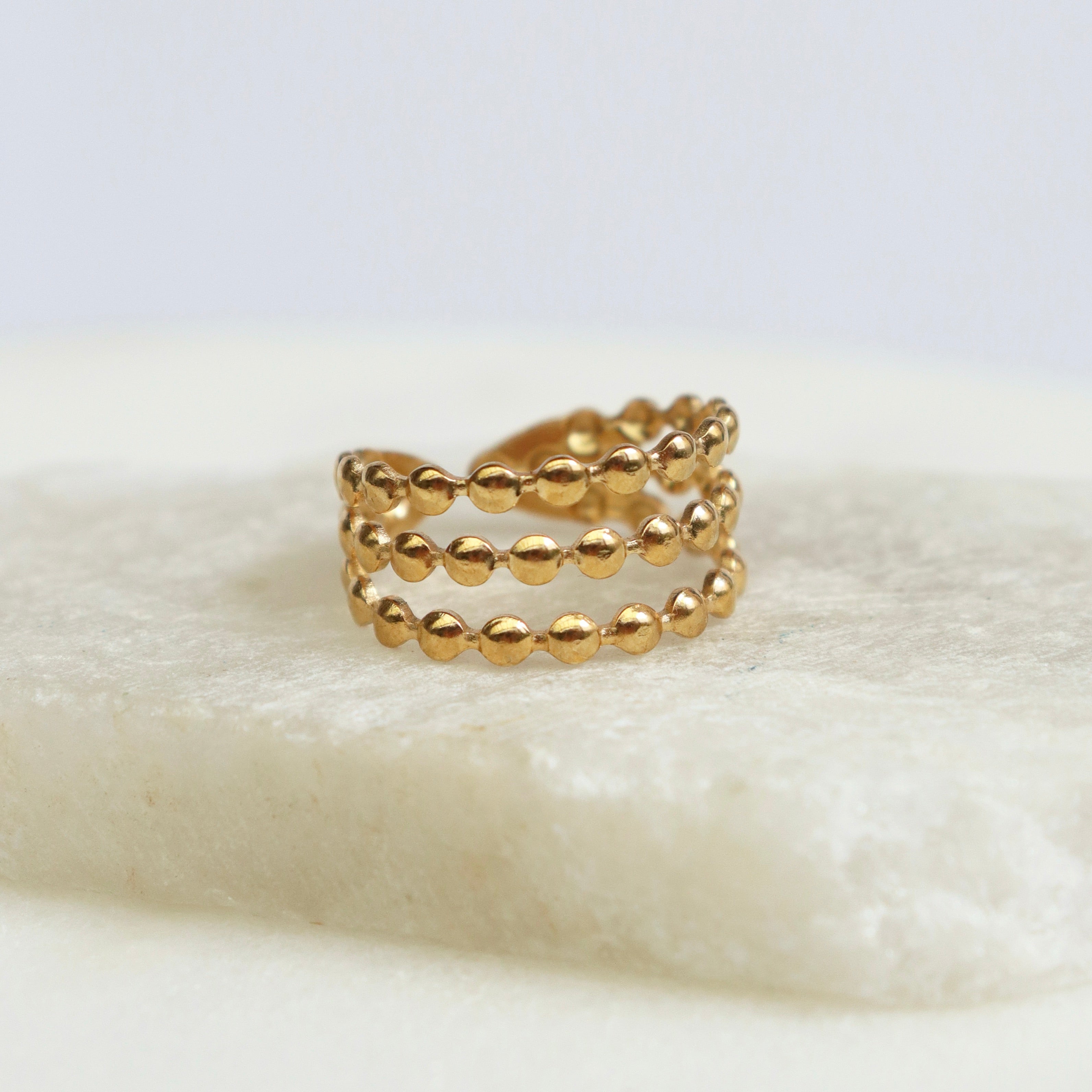 Anillo Ajustable Triple Línea Bolitas