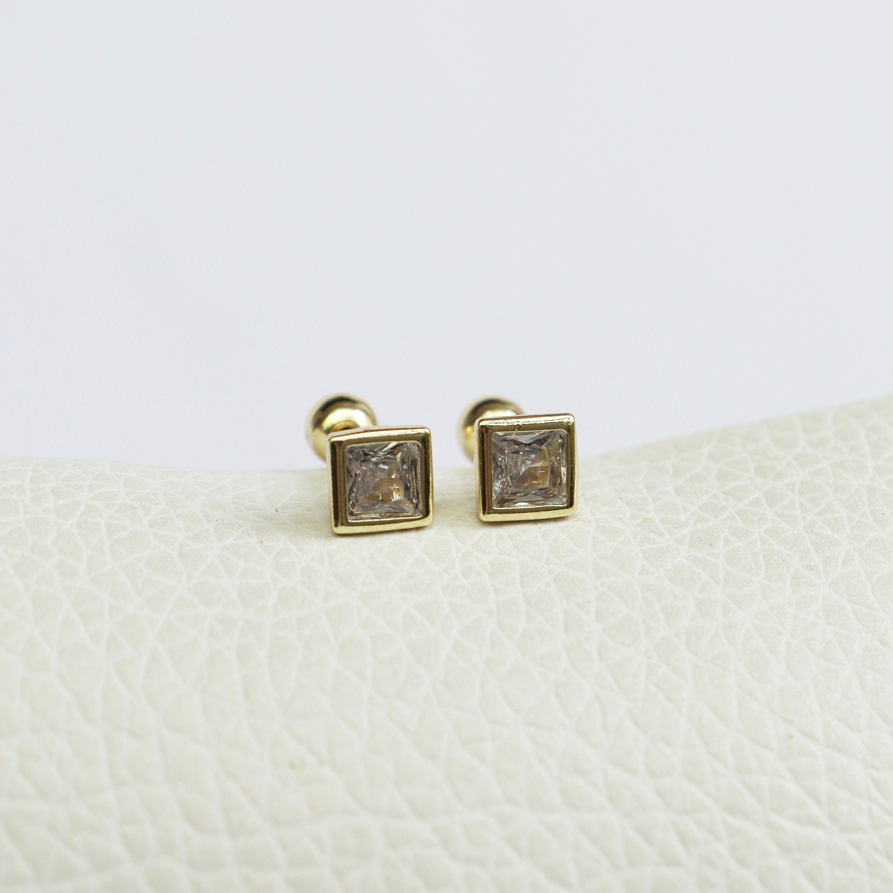 Studs Cristal Cuadrado (Cierre Bebé)