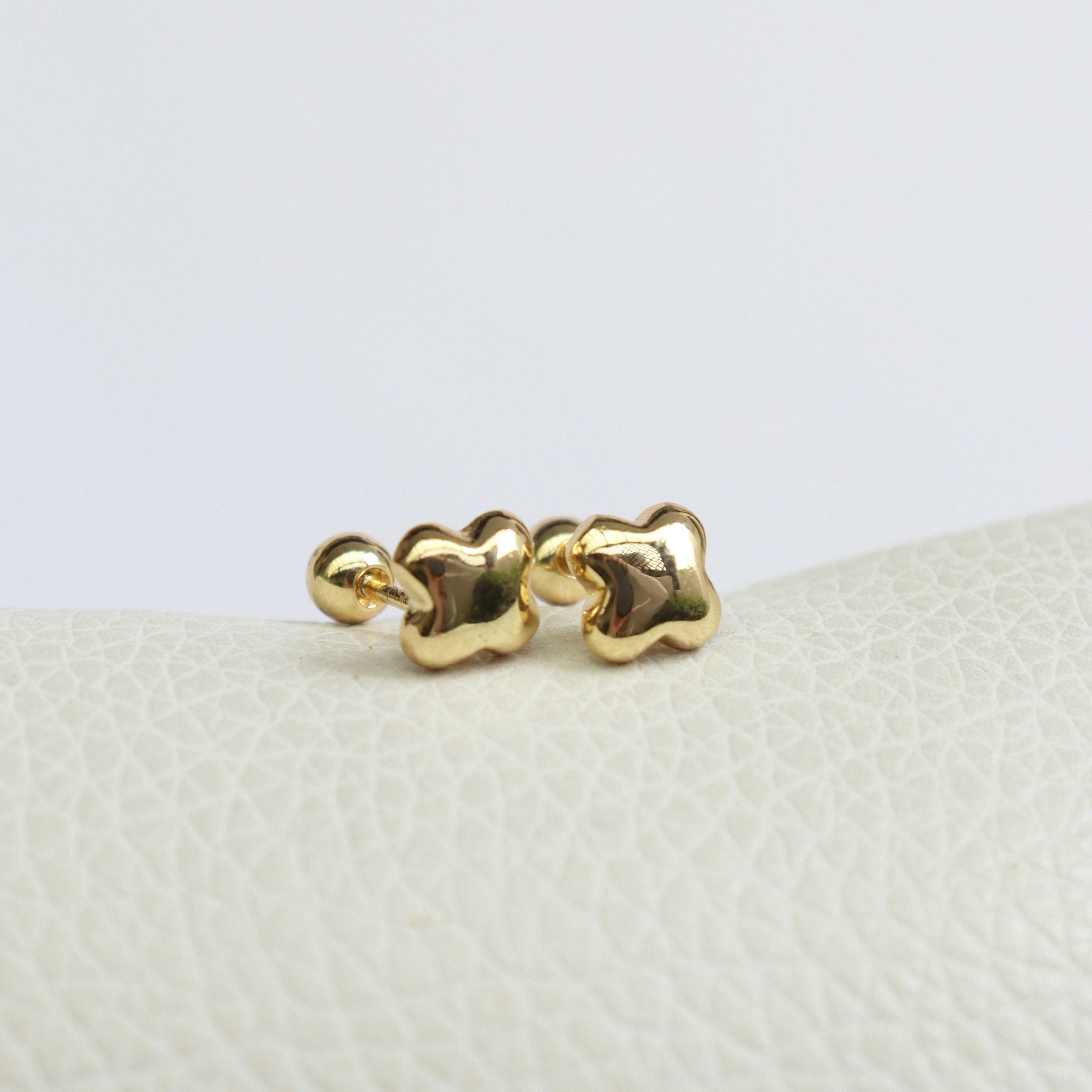 Studs Olivia (Cierre Bebé)