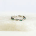 Anillo Ajustable Entrelazado Cristales Verdes
