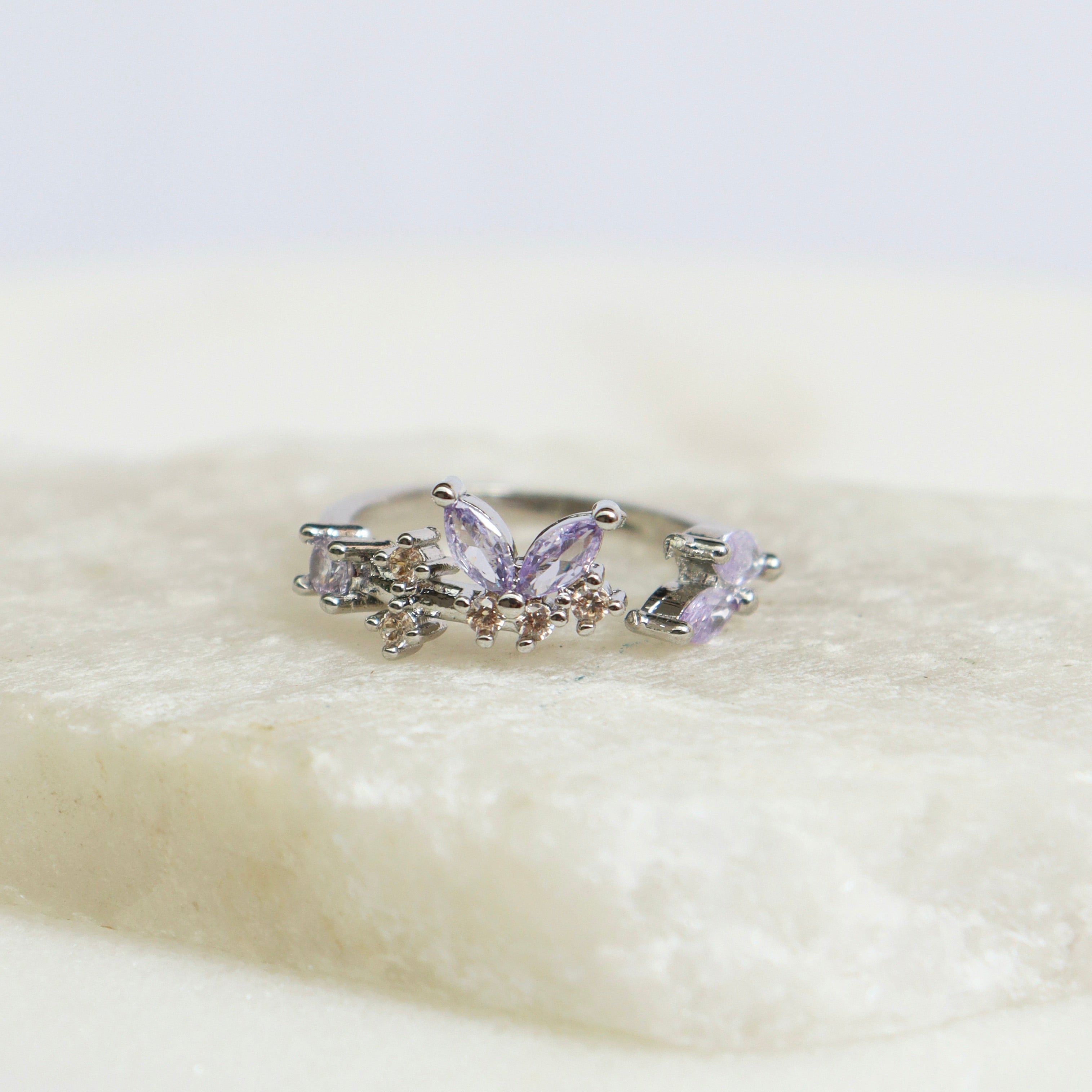 Anillo Ajustable Mariposa con Cristales Morados