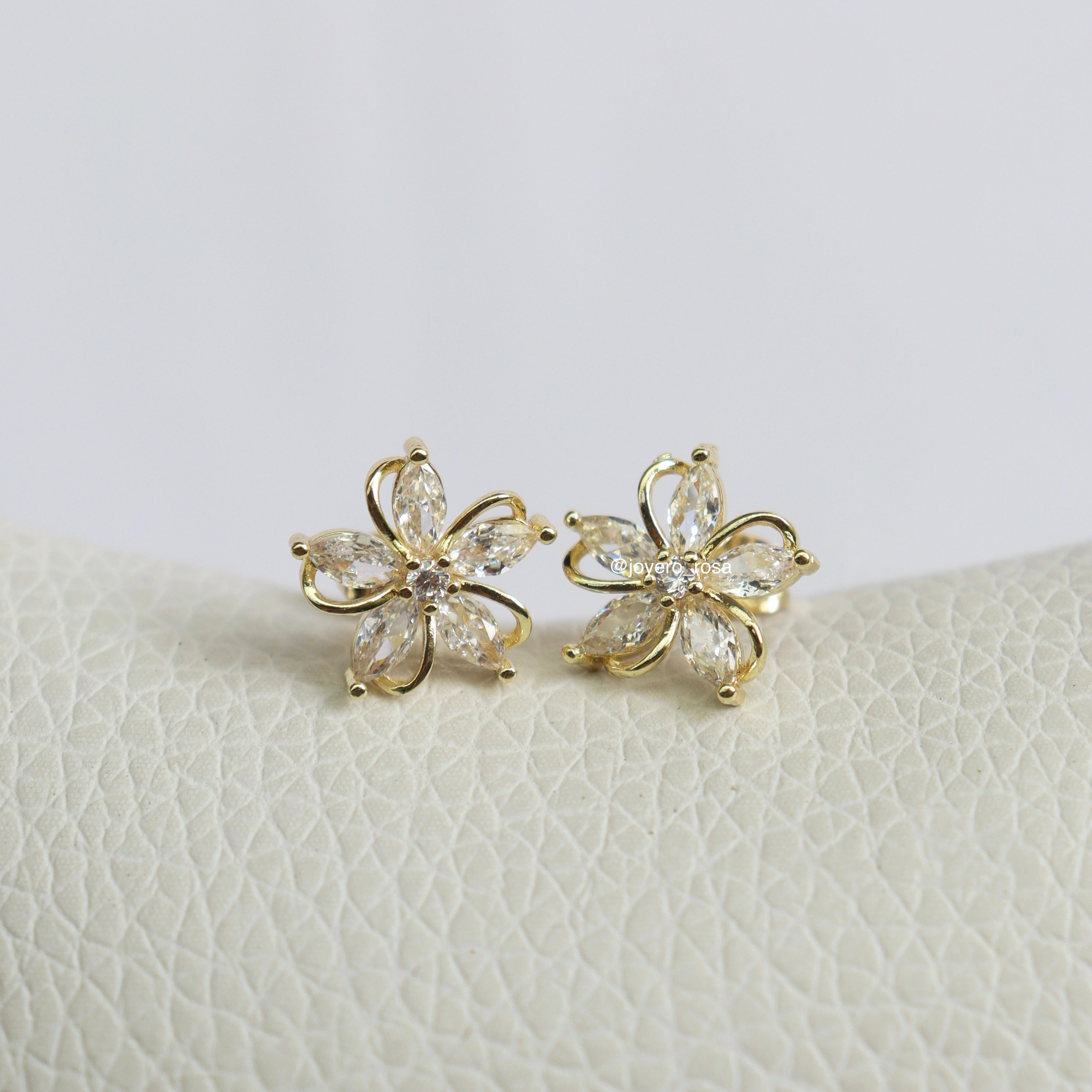 Stud Flor Cristales Clear