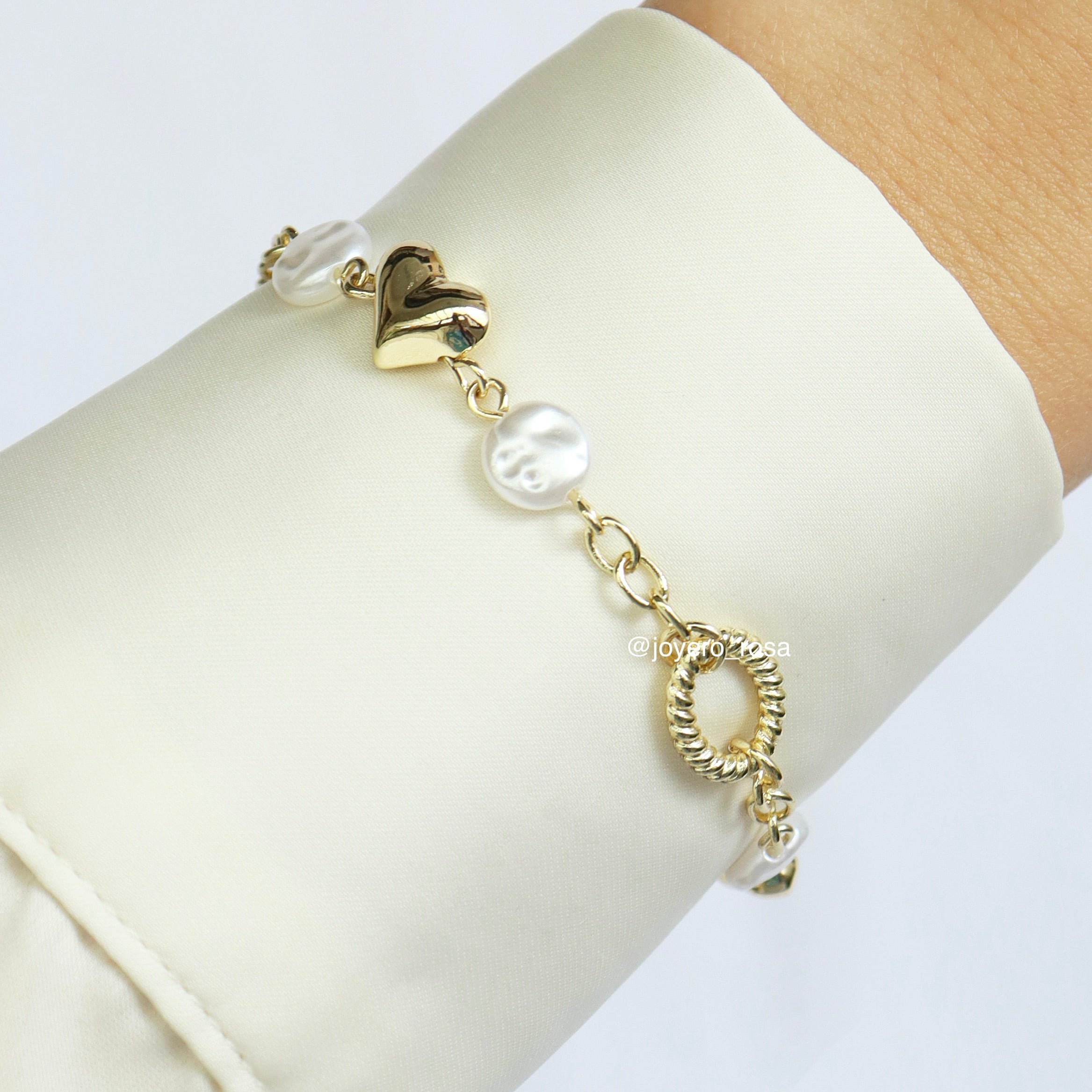 Pulsera Corazones y Perlas