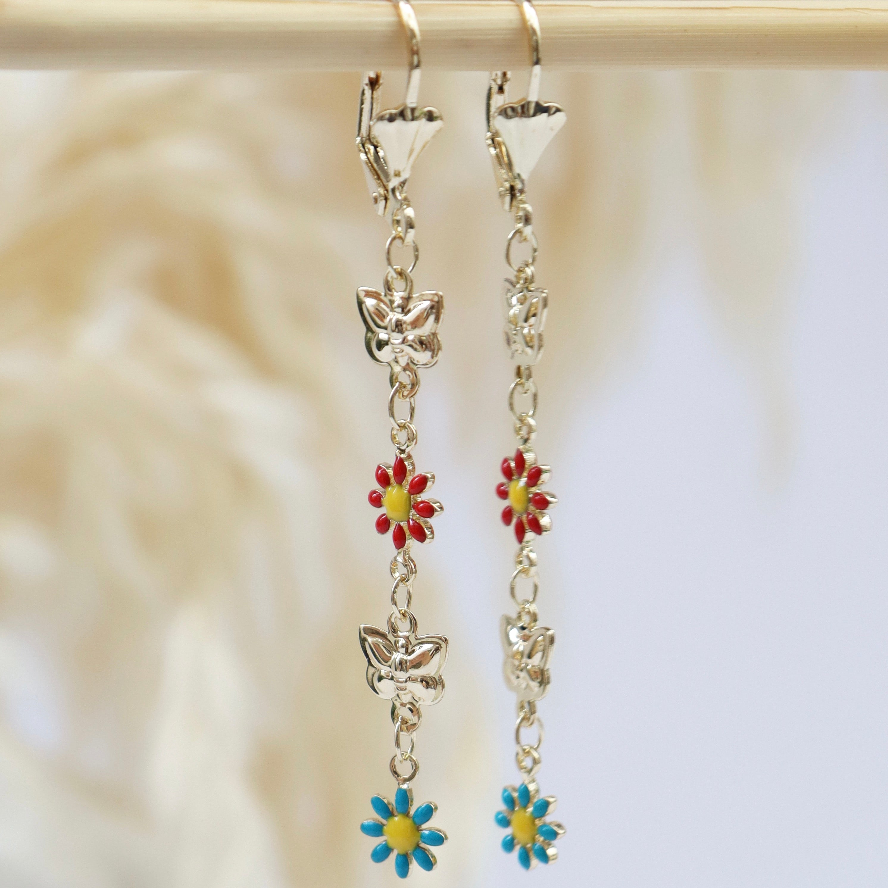 Aretes Largos Mariposas y Margaritas